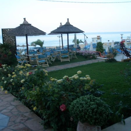 Haris Hotel Apartments And Suites Paralia Vrachou Exterior foto