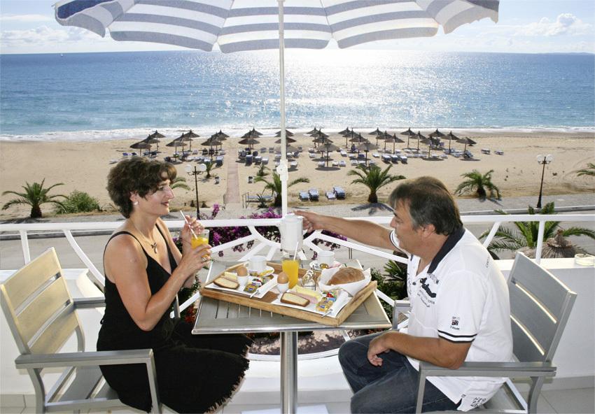 Haris Hotel Apartments And Suites Paralia Vrachou Zimmer foto